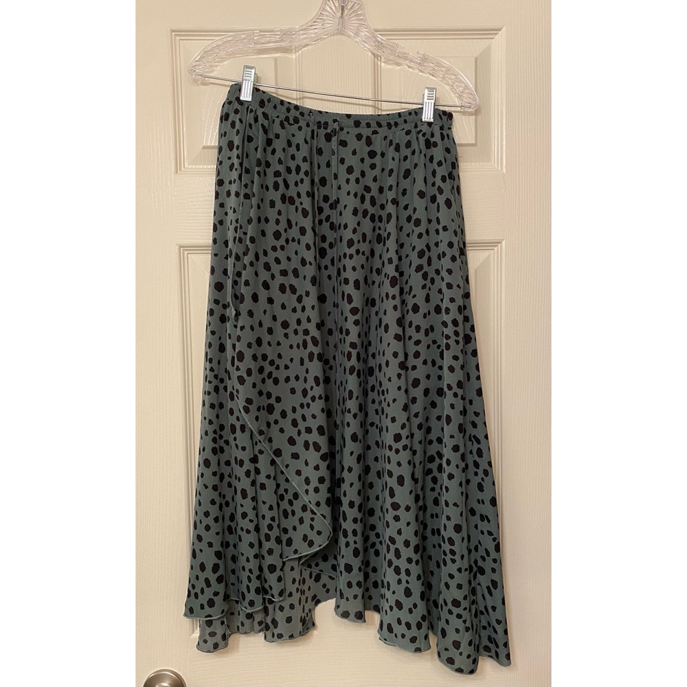 Listicle Green & Black Spotted Midi Skirt